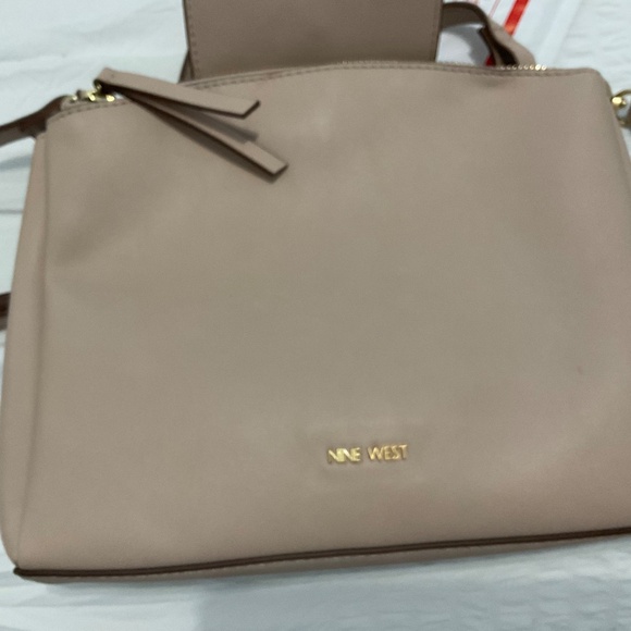 Beige Nine West crossbody. - Picture 6 of 9